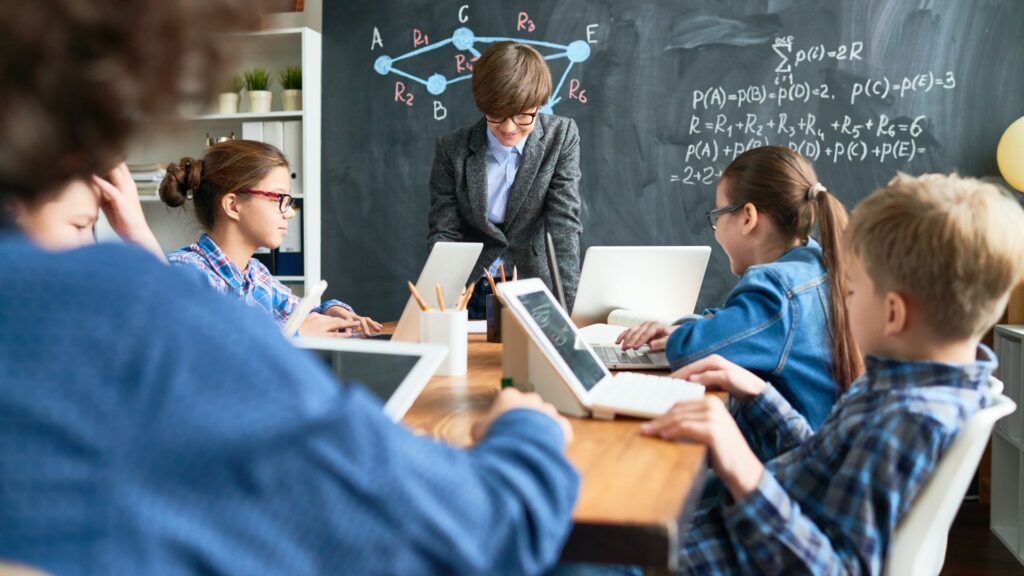 Apple ช่วยพัฒนาทักษะสำคัญสำหรับศตวรรษที่ 21 Apple for education